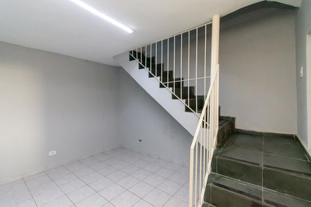 Casa para alugar com 150m², 3 quartos e 7 vagas Casa para alugar com 150m², 3 quartos e 7 vagasSala