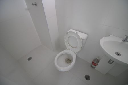 Apartamento à venda com 183m², 4 quartos e 4 vagas Apartamento à venda com 183m², 4 quartos e 4 vagasBANHEIRO DA ÁREA DE SERVIÇO