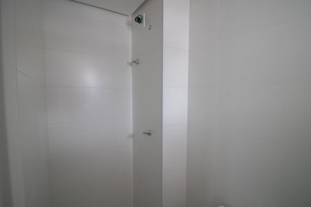 Apartamento à venda com 183m², 4 quartos e 4 vagas Apartamento à venda com 183m², 4 quartos e 4 vagasBANHEIRO DA ÁREA DE SERVIÇO