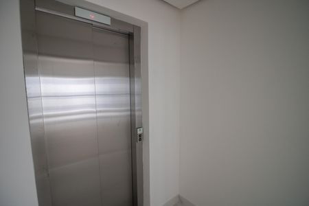 Apartamento à venda com 183m², 4 quartos e 4 vagas Apartamento à venda com 183m², 4 quartos e 4 vagasHALL DE ENTRADA