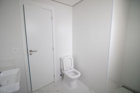 Apartamento à venda com 183m², 4 quartos e 4 vagas Apartamento à venda com 183m², 4 quartos e 4 vagasBANHEIRO DA SUÍTE 1