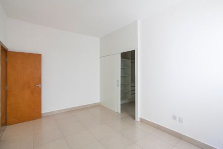 Casa de condomínio para alugar com 200m², 3 quartos e 2 vagasSuite 1