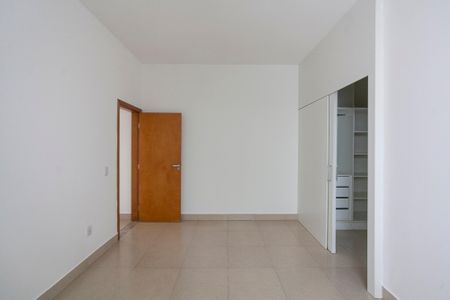 Casa de condomínio para alugar com 200m², 3 quartos e 2 vagasSuite 1