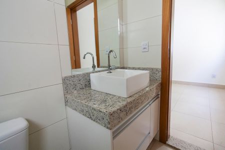 Casa de condomínio para alugar com 200m², 3 quartos e 2 vagasBanheiro da Suite 3
