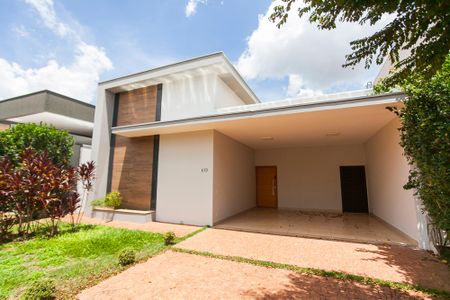 Casa de condomínio para alugar com 200m², 3 quartos e 2 vagasFachada