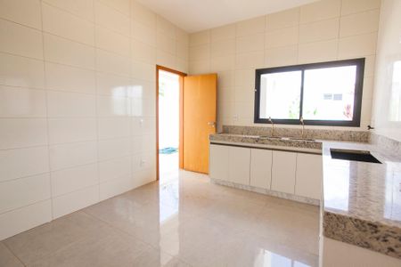 Casa de condomínio para alugar com 200m², 3 quartos e 2 vagasCozinha