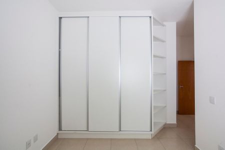 Casa de condomínio para alugar com 200m², 3 quartos e 2 vagasSuite 3