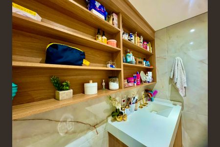 Apartamento à venda com 53m², 2 quartos e 1 vaga Apartamento à venda com 53m², 2 quartos e 1 vagaBanheiro