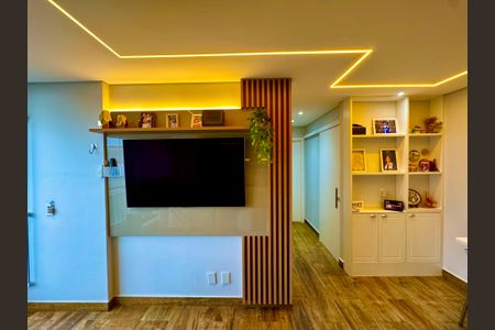 Sala de apartamento à venda com 2 quartos, 53m² em Jardim Vila Galvao, Guarulhos