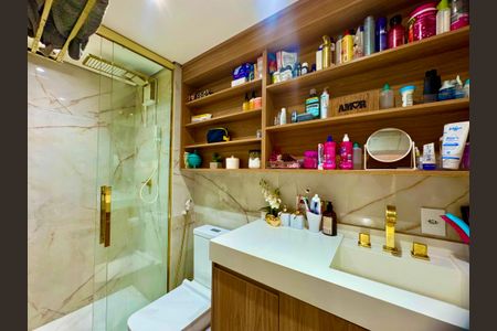 Apartamento à venda com 53m², 2 quartos e 1 vaga Apartamento à venda com 53m², 2 quartos e 1 vagaBanheiro