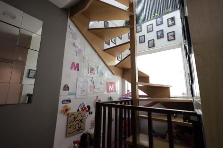 Escada de apartamento à venda com 3 quartos, 138m² em Vila Valparaíso, Santo André