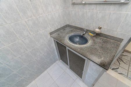 Apartamento para alugar com 92m², 1 quarto e sem vagaBanheiro
