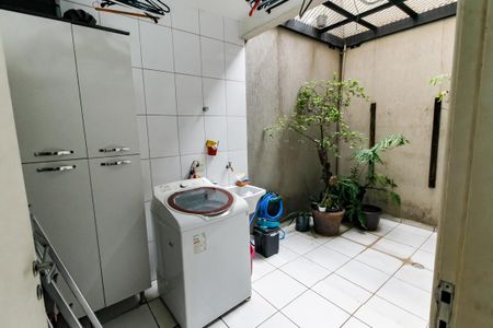 Casa de condomínio à venda com 158m², 4 quartos e 2 vagasÁrea de Serviço