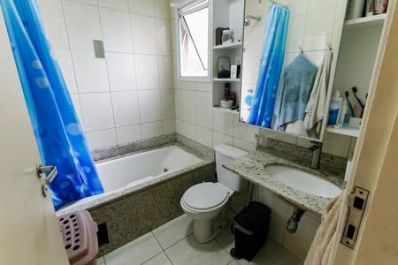 Casa de condomínio à venda com 158m², 4 quartos e 2 vagasBanheiro da Suíte 1