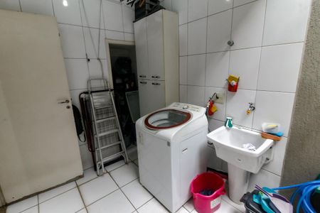 Casa de condomínio à venda com 158m², 4 quartos e 2 vagasÁrea de Serviço