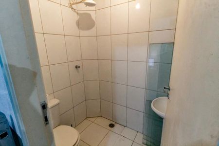 Casa de condomínio à venda com 158m², 4 quartos e 2 vagasBanheiro de serviço