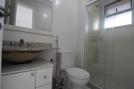 Apartamento à venda com 134m², 4 quartos e 3 vagasBanheiro da suíte 2
