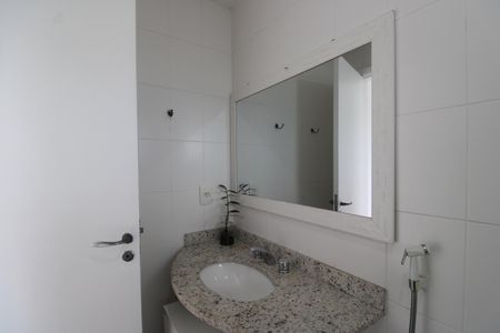 Apartamento à venda com 134m², 4 quartos e 3 vagasBanheiro da suíte 2