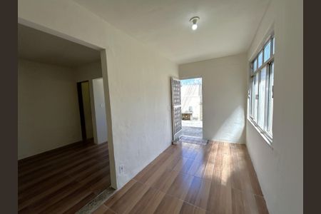 Sala de casa para alugar com 2 quartos, 60m² em Rocha Miranda, Rio de Janeiro