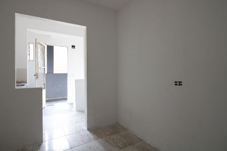 Sala / Quarto de kitnet/studio para alugar com 1 quarto, 25m² em Vila Marieta, São Paulo