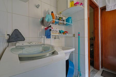 Apartamento à venda com 105m², 3 quartos e 2 vagas Apartamento à venda com 105m², 3 quartos e 2 vagasÁrea de Serviço