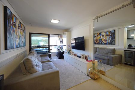 Sala de apartamento para alugar com 3 quartos, 119m² em Kobrasol, São José