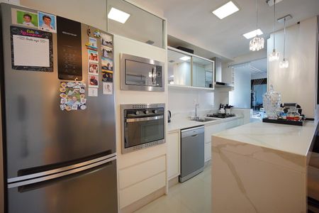 Cozinha de apartamento para alugar com 3 quartos, 119m² em Kobrasol, São José