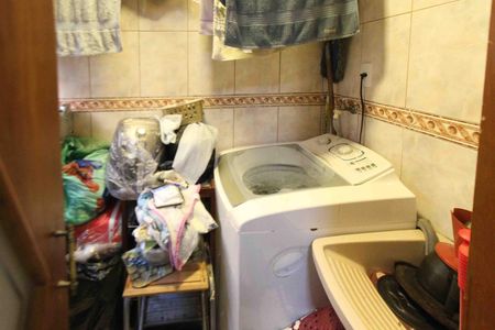 Casa à venda com 57m², 2 quartos e 1 vagaÁrea de Serviço