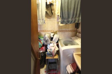 Casa à venda com 57m², 2 quartos e 1 vagaÁrea de Serviço