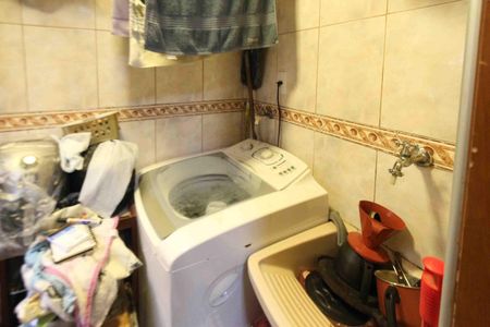 Casa à venda com 57m², 2 quartos e 1 vagaÁrea de Serviço