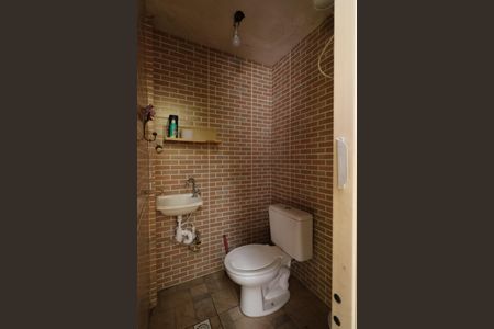 Casa à venda com 195m², 3 quartos e 3 vagasBanheiro da Área de Serviço e Churrasqueira