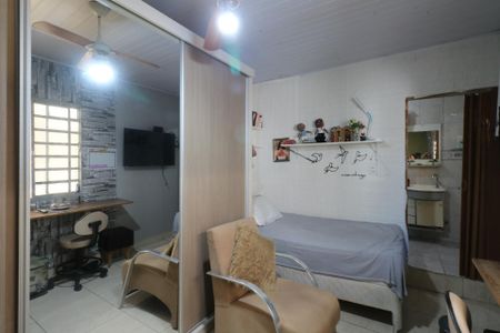 Casa à venda com 195m², 3 quartos e 3 vagasSuíte