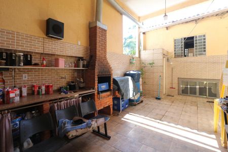 Casa à venda com 195m², 3 quartos e 3 vagasÁrea de Serviço e Churrasqueira
