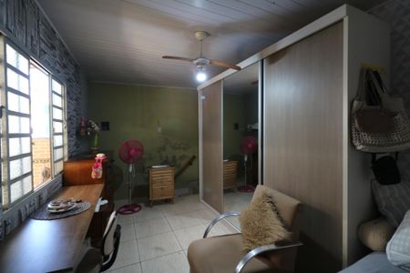 Casa à venda com 195m², 3 quartos e 3 vagasSuíte