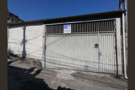Casa à venda com 195m², 3 quartos e 3 vagasFachada