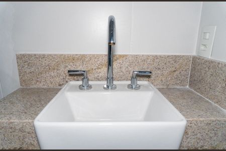 Banheiro de kitnet/studio à venda com 1 quarto, 27m² em Vila Clementino, São Paulo