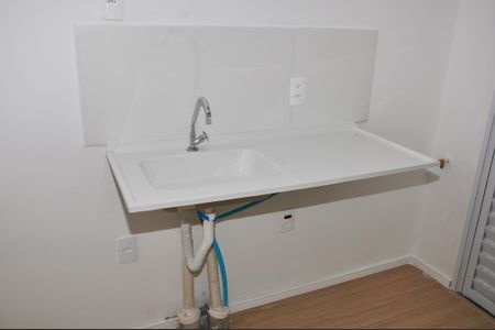 Apartamento para alugar com 28m², 2 quartos e sem vaga Apartamento para alugar com 28m², 2 quartos e sem vagaDetalhe - Sala e Cozinha