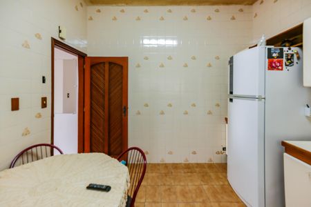 Casa à venda com 250m², 5 quartos e 4 vagas Casa à venda com 250m², 5 quartos e 4 vagasCozinha
