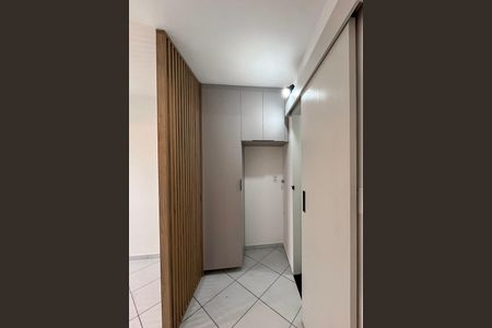 Quarto/Área de Serviço de apartamento para alugar com 1 quarto, 33m² em Aclimação, São Paulo