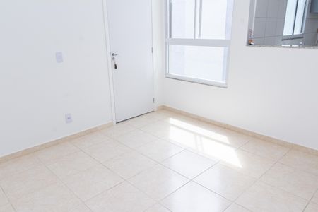 Sala de apartamento para alugar com 2 quartos, 43m² em Cosmos, Rio de Janeiro