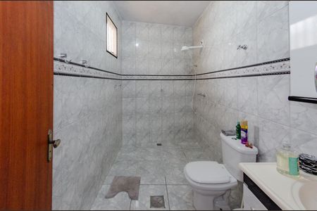 Casa à venda com 174m², 3 quartos e 4 vagasBanheiro 2