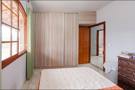 Casa à venda com 174m², 3 quartos e 4 vagasSuíte