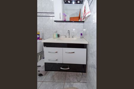 Casa à venda com 174m², 3 quartos e 4 vagasBanheiro 2
