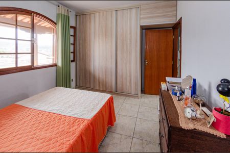 Casa à venda com 174m², 3 quartos e 4 vagasSuíte