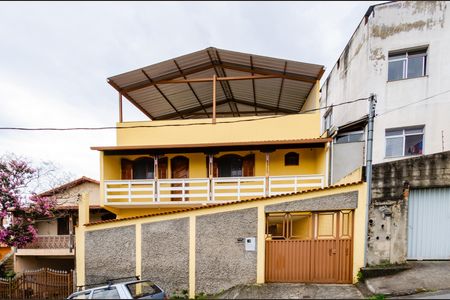 Casa à venda com 174m², 3 quartos e 4 vagasFachada