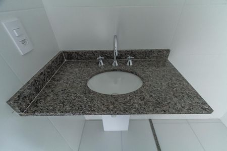 Apartamento à venda com 60m², 2 quartos e 1 vaga Apartamento à venda com 60m², 2 quartos e 1 vagaBanheiro da Suíte 1