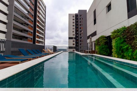 Studio à venda com 25m², 1 quarto e sem vaga Studio à venda com 25m², 1 quarto e sem vagaPiscina