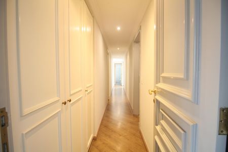 Apartamento para alugar com 186m², 4 quartos e 3 vagasCorredor 