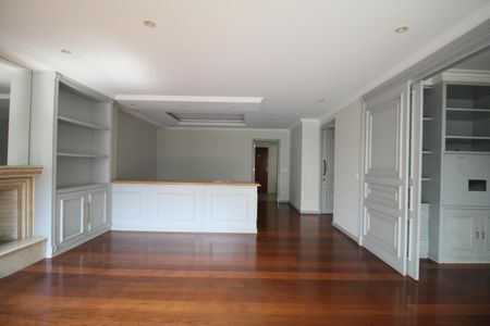 Sala de apartamento para alugar com 4 quartos, 186m² em Real Parque, São Paulo