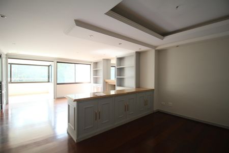 Sala de apartamento para alugar com 4 quartos, 186m² em Real Parque, São Paulo
